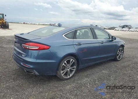 2019 Ford Fusion Titanium z USA, uszkodzony, nr VIN 3FA6P0D9XKR124171